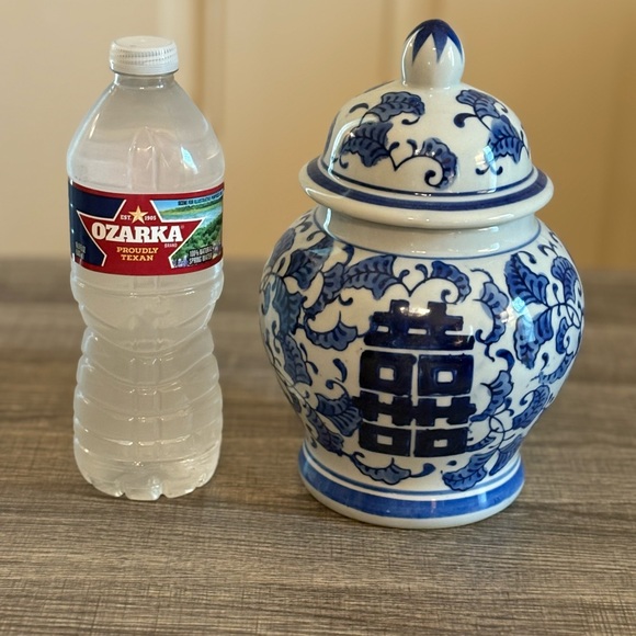 Benzara Blue and White Ceramic Ginger Jar - Picture 8 of 9